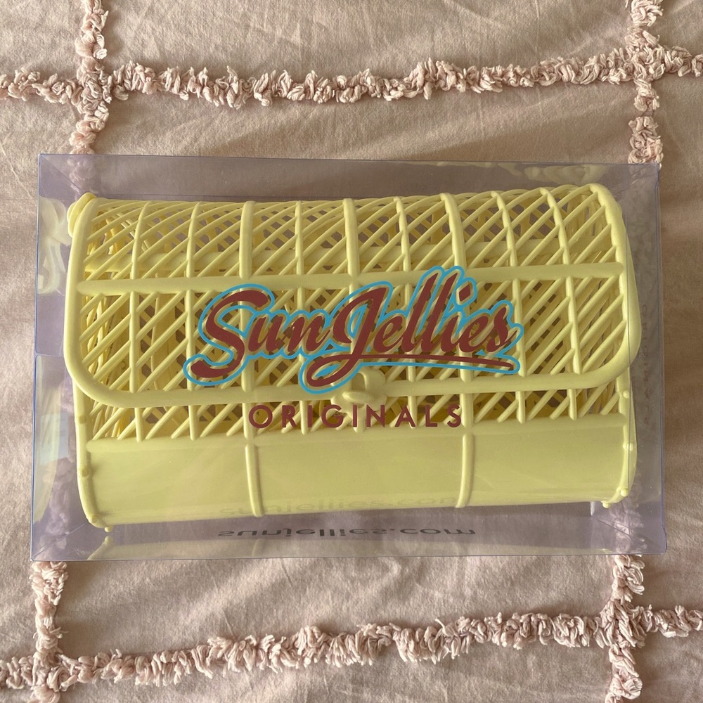 Sun Jellies Jelly Purse in Pastel Yellow - Picture 3 of 3